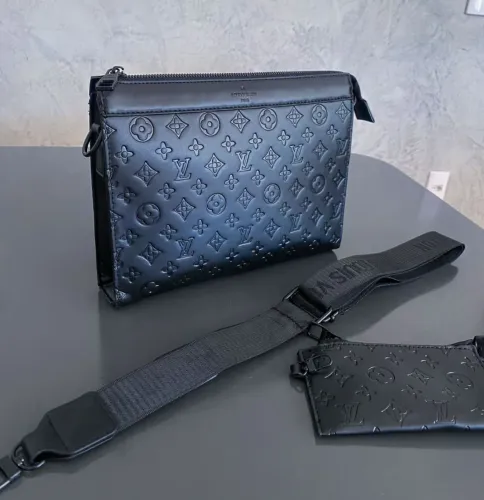 Bag necessaire Louis Vuitton black
