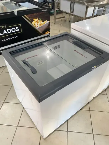 NZ. Freezer Horizontal 200 L porta de vidro Gelopar