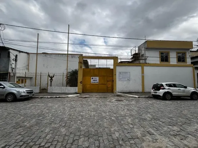 ALUGA-SE GALPÃO NA AROEIRA, 720,00 m² - EXCELENTE LOCALIZAÇÃO E GRANDE POTENCIAL.