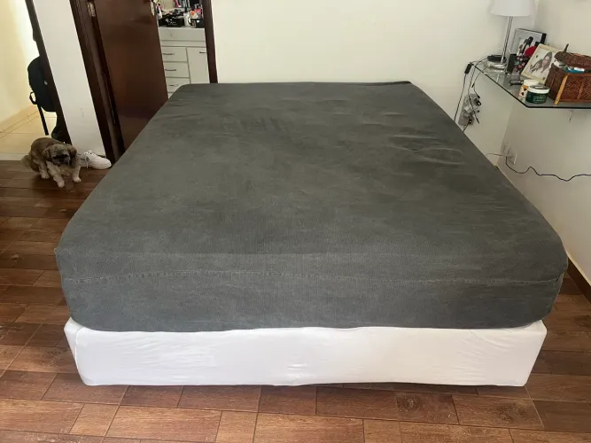 Vendo Box Queen é bom estado