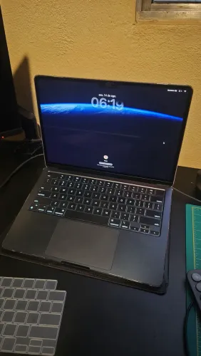 MACBOOK AIR M3 COM CAIXA