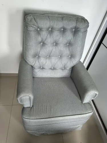 Cadeira de balanço para amamentar