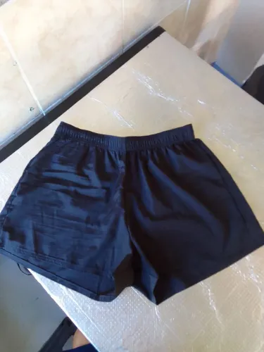 Short adulto feminino