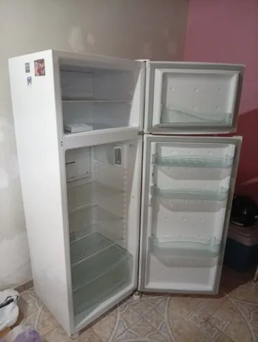 Geladeira Consul 334 L.