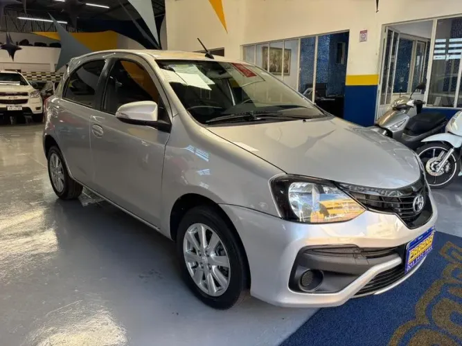 Toyota Etios X Plus 1.5 Flex 16V 5P Mec. 2020