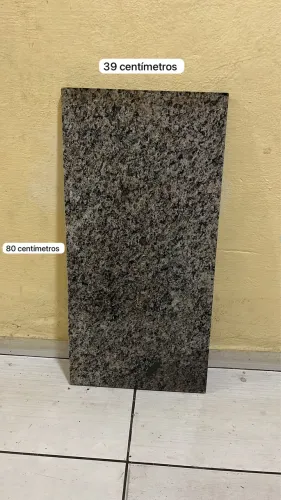PEDRA DE GRANITO - 39cmX80cm