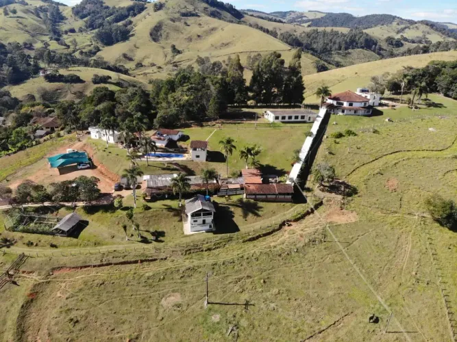 Casa para venda com 3000 metros quadrados com 20 quartos em Zona Rural - Camanducaia - Min