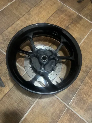 Roda traseira nmax 2021/2025 usado original 