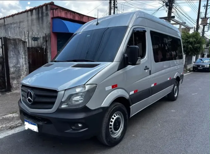 VAN SPRINTER 415 2.2 - 2019 (FACILITO A VENDA)!