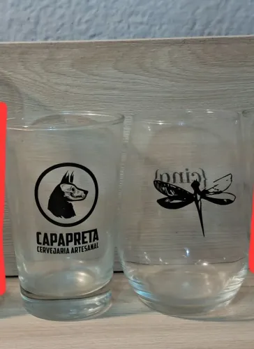 2 copos de cerveja