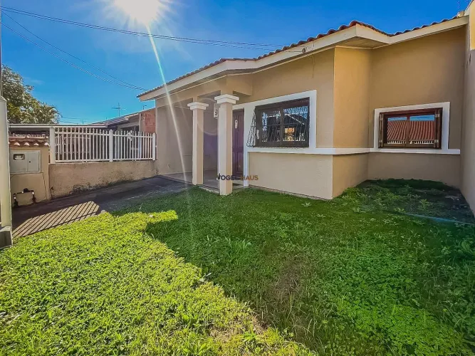 Casa térrea com 3 dormitórios no bairro São José em Canoas. REF: 5369