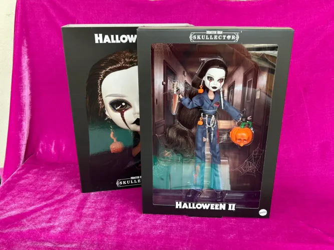 Boneca Monster High g1 Skullector Michael Myers Halloween lacrada na caixa