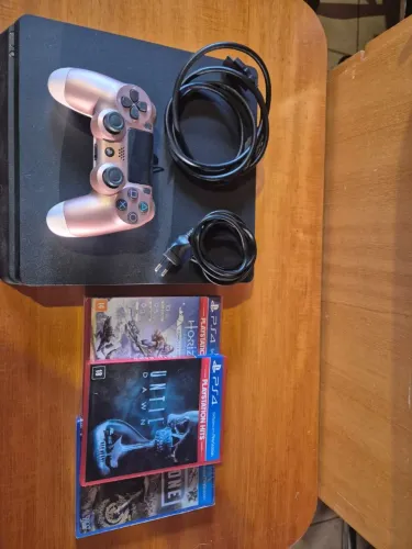 Playstation 4 slim + 3 Jogos + Controle