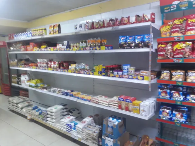 Vende-se gôndolas 