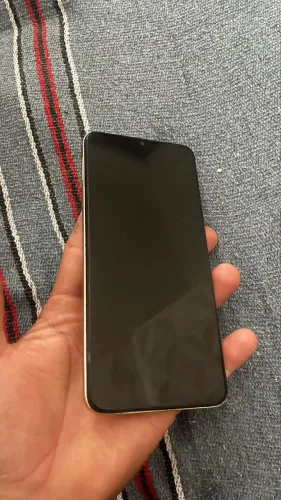 Celular seme novo