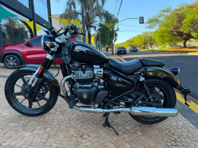 ROYAL ENFIELD SUPER METEOR 650