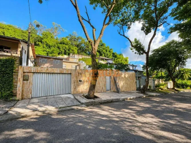 Casa com 4 dormitórios à venda, 280 m² por R$ 1.150.000,00 - Apipucos - Recife/PE