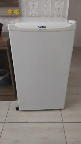 VENDO Frigobar Consul - 127V