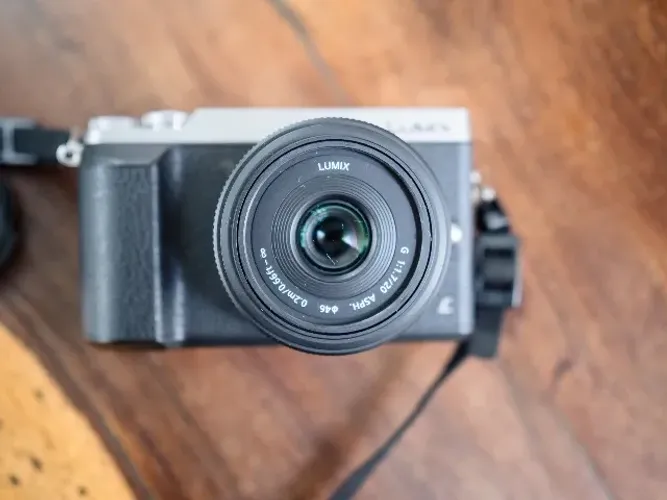 Panasonic Lumix GX80 / GX85 + 20mm f/1.7 - 4K, Micro 4/3
