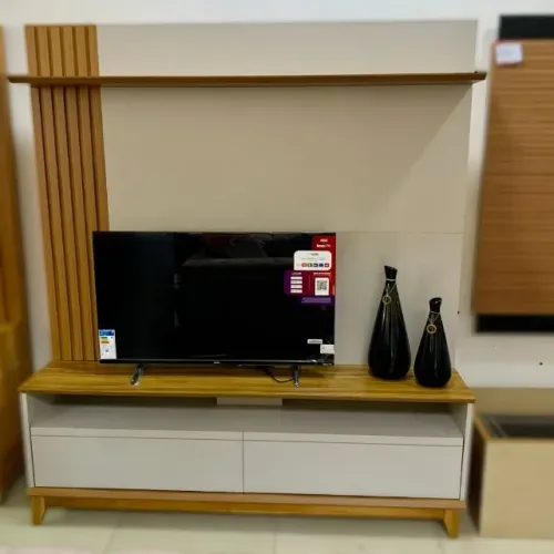 O Home Theater Ideal para TVs até 65 Polegadas com Toque de Madeira Natural
