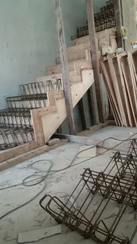 Escadas / em concreto /