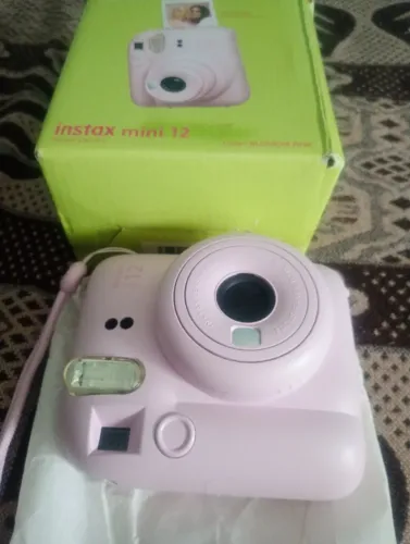Câmera instax mini 12 fujifilm .
