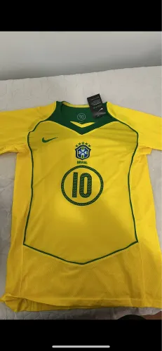 Brasil 2004 - Nova na etiqueta