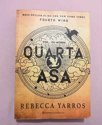 Livro Quarta Asa (Rebecca Yarros) - ? Quarta Asa | Best-seller | Ótimo Estado