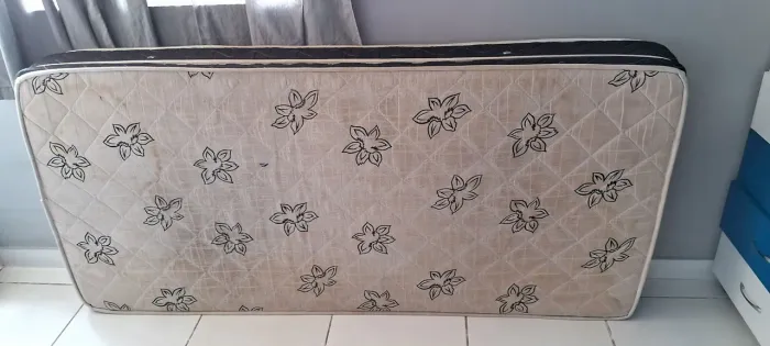 Colchão de molas solteiro