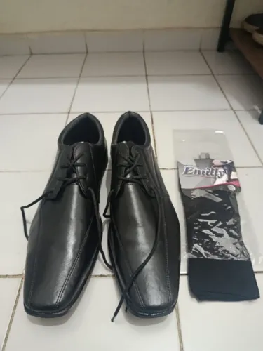 Sapato social tamanho 41 com meia