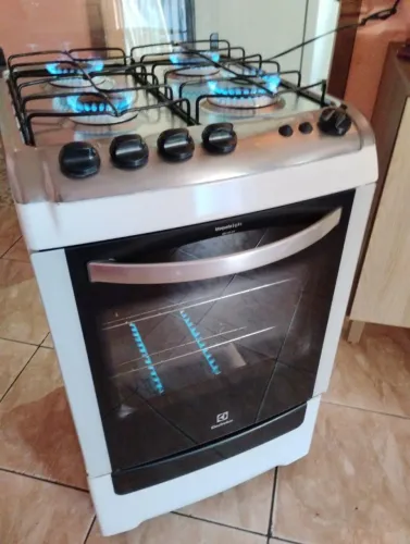 Fogão Electrolux acendimento automático