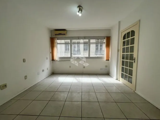 Sala comercial com 38m2 no Centro Histórico de Porto Alegre