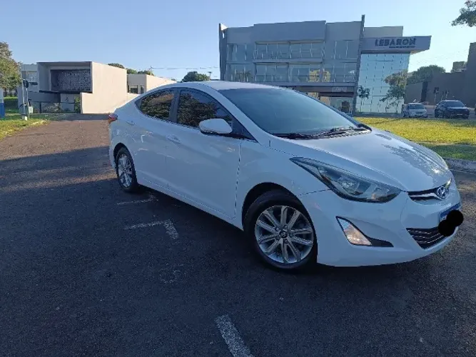 Hyundai Elantra GLS 2.0 16V Flex Aut. 2015