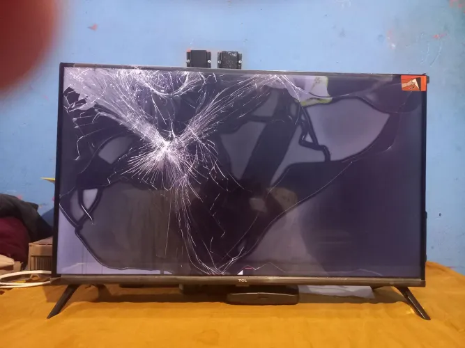 Vendo uma tv smart 32 polegada