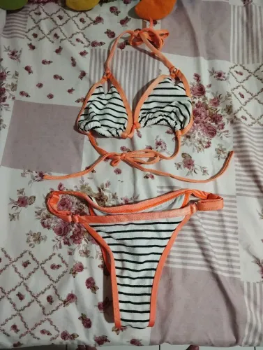 Desapego conjunto de Biquíni Ajustável TAM: P Listrado<br><br>TAM: P Listrado