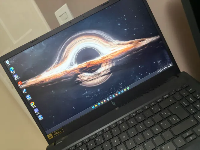 Notebook Gamer Acer Nitro V i7 13ª RTX 4050 32GB DDR5 SSD 512GB