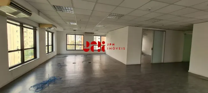 Sala comercial na Vila Olímpia - 227m², 07 vagas