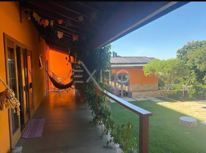 Casa à venda no Condomínio tereza Cristina,1.000M² Terreno, 365M² Construção, 3 Dormitório