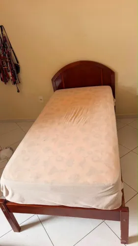 Cama de madeira + colchão orthobom misto ( tamanho viúva) 