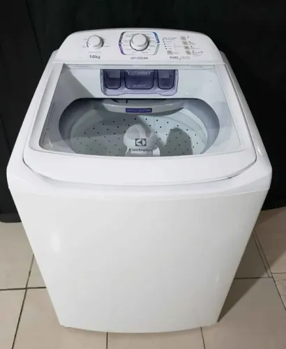 VENDO MÁQUINA DE LAVAR ELECTROLUX 16KG MODELO NOVO