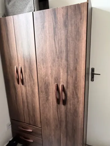 Guarda roupas 4 portas
