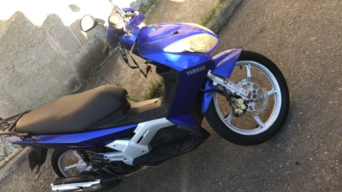 Moto yamaha automática para quem quer economia 