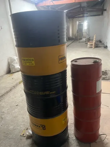 4 tambores vazios 200L