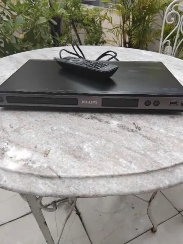 DVD Player e controle, Philips Dvp3520k 100% em estado.