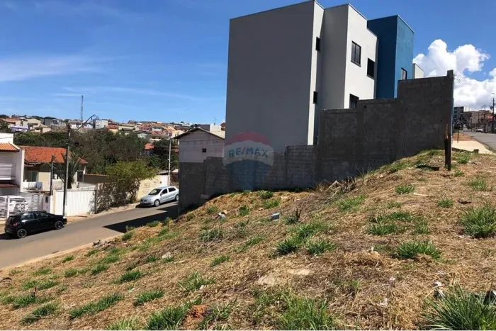 Terreno à Venda em Extrema: Chance Única de Investir