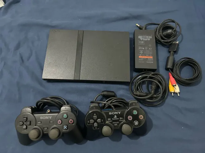 PlayStation 2 Slim completo + 2 controles + 2 memory cards