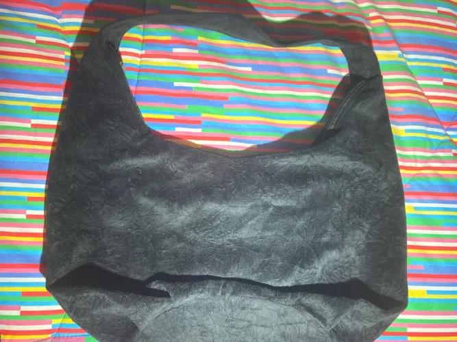 bolsa preta estilo veludo