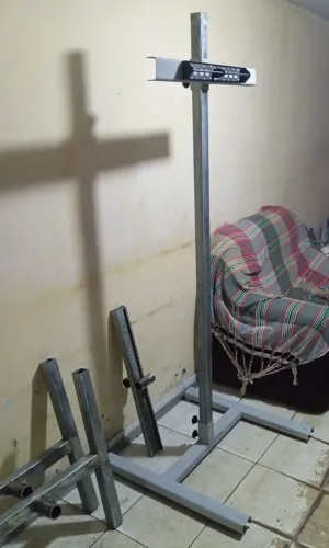 SUPORTE PARA TV MODELO PEDESTAL REGULÁVEL DE 32 A 60 POLEGADAS 