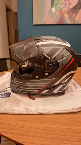 Capacete airoh speed com trava de viseira