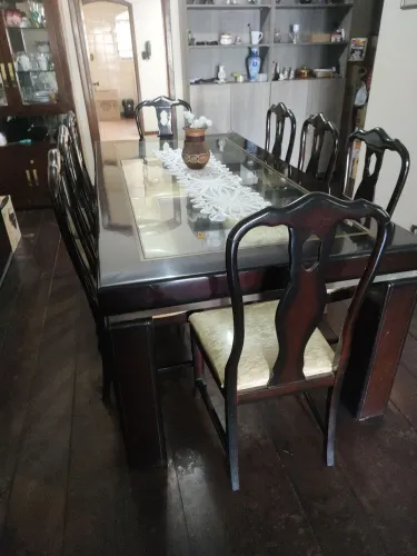 Mesa de jantar e buffet madeira mogno